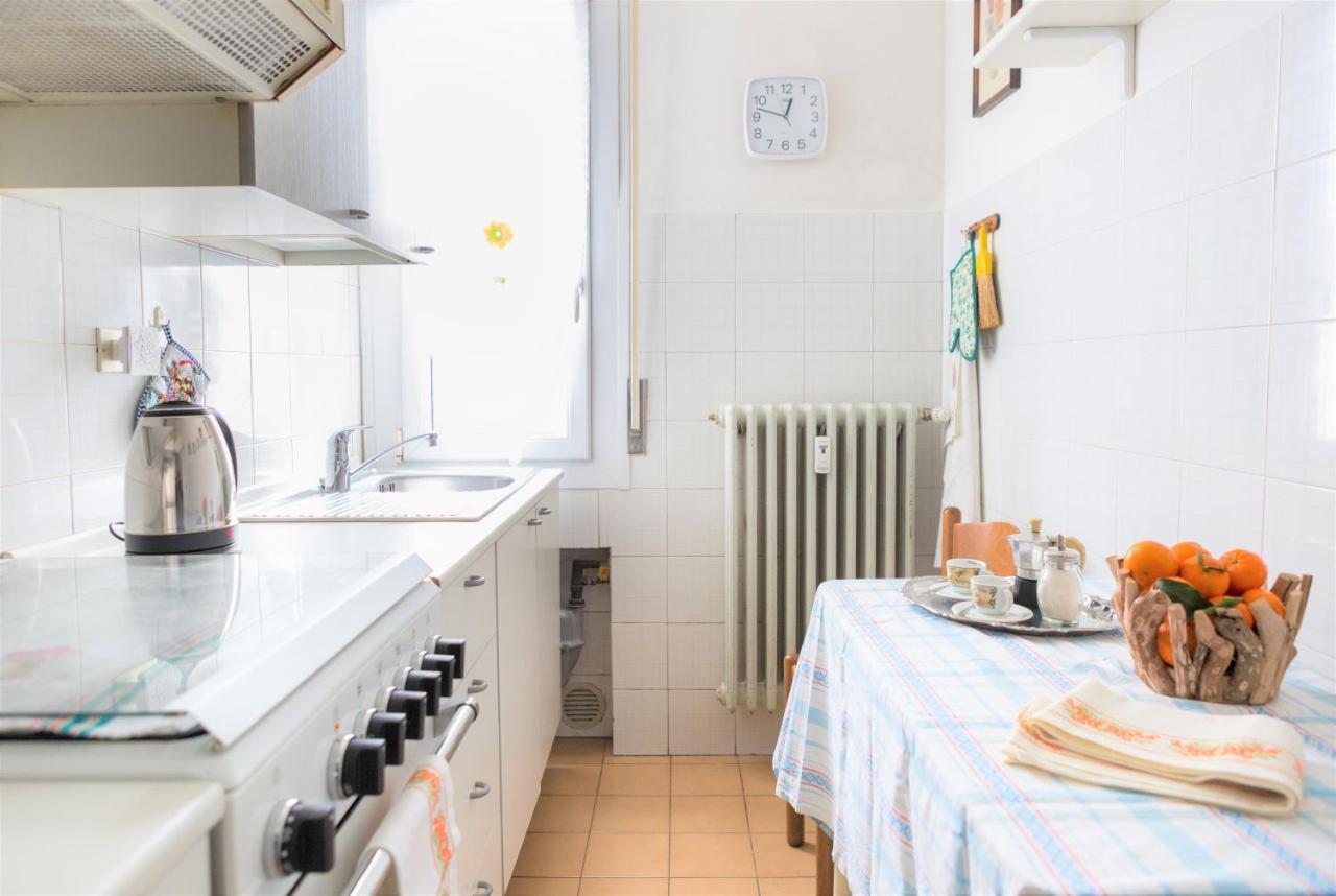A Pochi Passi Dal Centro E Dall'Ospedale Di Parma Apartment Exterior foto
