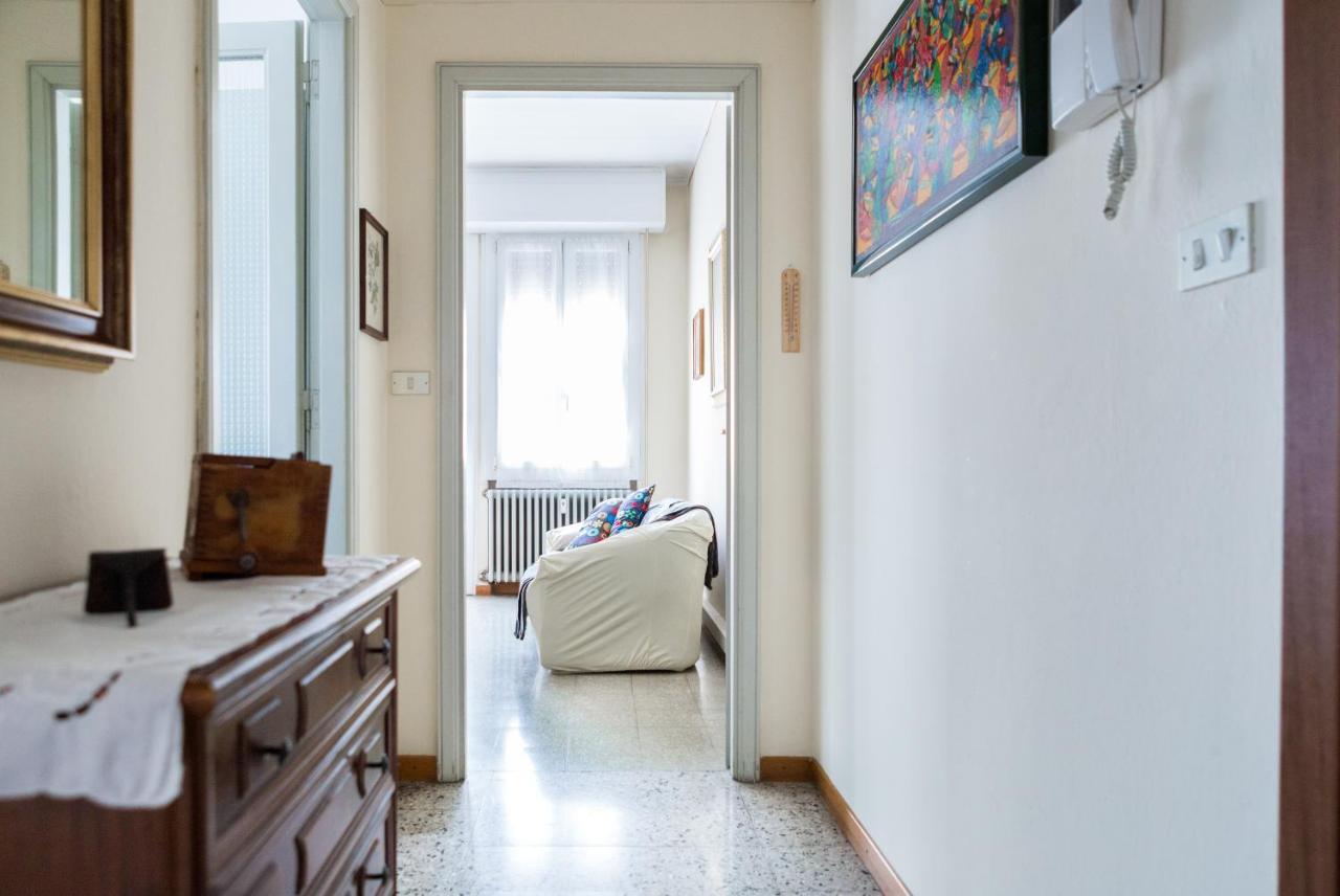 A Pochi Passi Dal Centro E Dall'Ospedale Di Parma Apartment Exterior foto